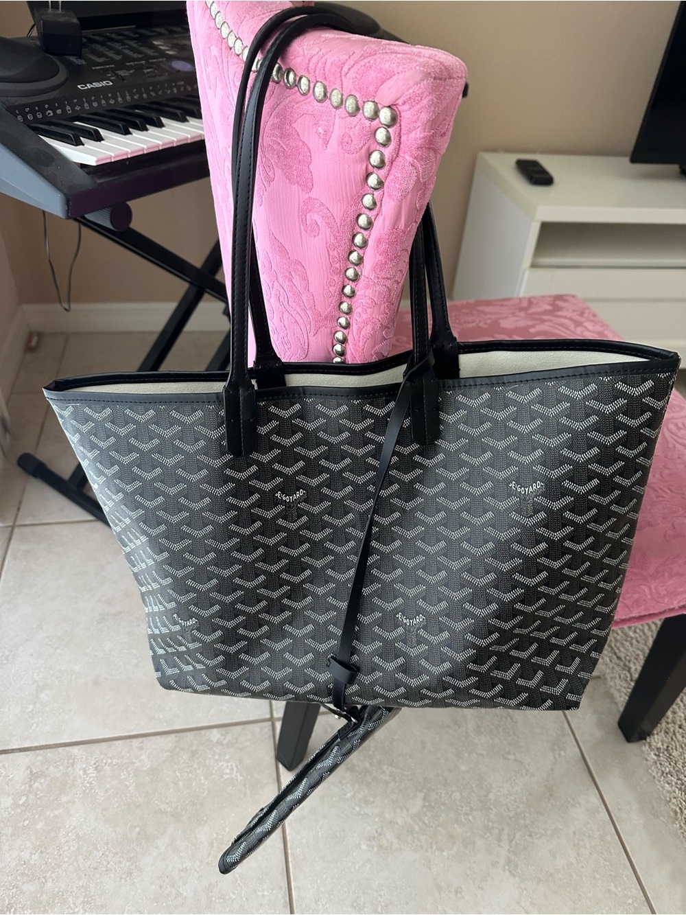 Classic Black Patterned Tote Bag - Stylish Everyday Carry